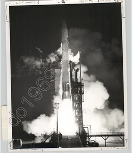 Intelsat IV SATELLITE ROCKET LAUNCH Space FLORIDA Vintage 1971 Press Photo - Picture 1 of 2