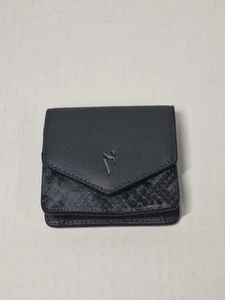 Simply Vera Wang wallet, small, blue, credit cards, coin, Scales - Picture 1 of 6