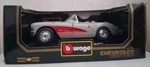 Burago Chevrolet Corvette (1957) 1:18 – unbespielt Silber/Rot cod. 3034 - Bild 1 von 2