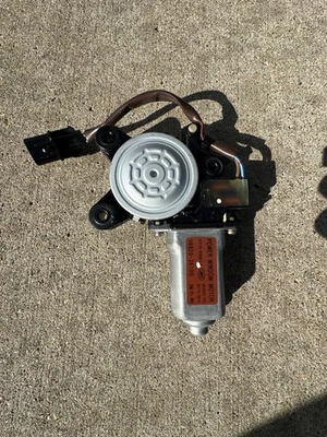 Hyundai Santa Fe 2004-2006 pasajero ventana delantera derecha motor usado 9882026100 Foto 1 de 2