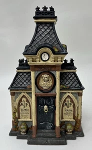 Cripta de la familia Grimsly Dept 56 Halloween Village #807302 con caja - Imagen 1 de 7