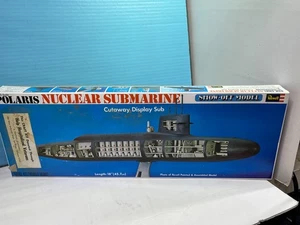 1/260 REVELL SHOW OFF CUTAWAY POLARIS NUCLEAR SUBMARINE PLASTIC MODEL KIT CO - Afbeelding 1 van 12