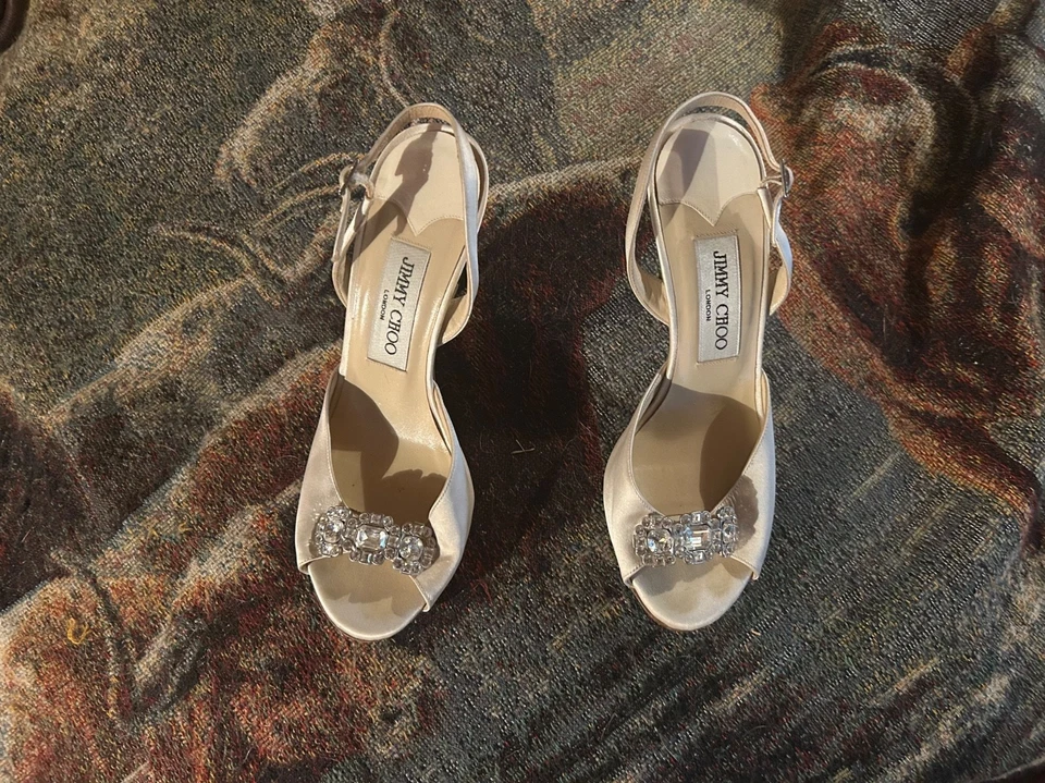 Jimmy Choo ivory satin stilettos size 36 - Image 1 of 4