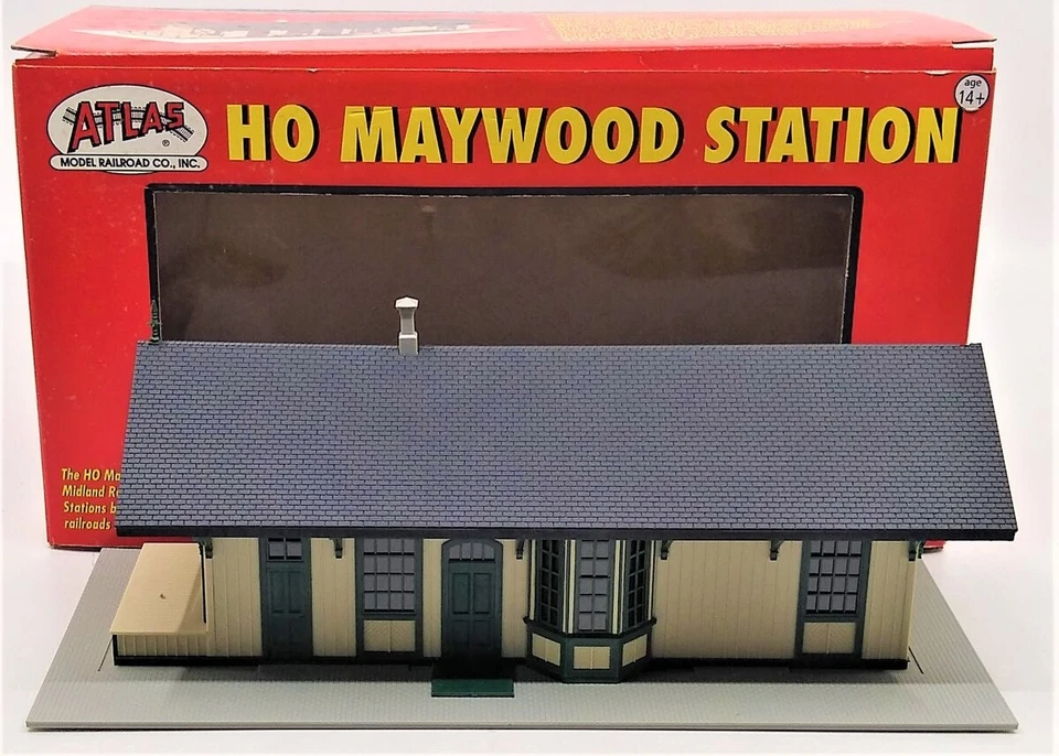Atlas 620-3 HO 1872 Built-Up Ivory Maywood Train Station w/Dark Green Trim - Image 1 of 1