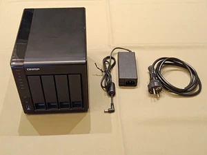 Qnap TS-451+ 8GB di ram - Foto 1 di 10