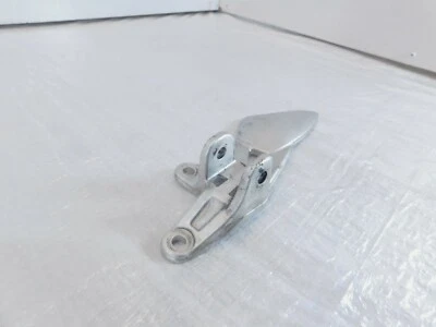 Soporte de montaje de clavija reposapiés delantero izquierdo BMW K1200R K1200S y K1300R K1300S Foto 1 de 4