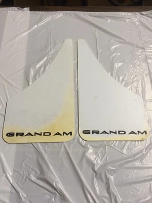 Новые из старых запасов брызговики Pontiac Grand Am Gm 999194 - Изображение 1 из 3