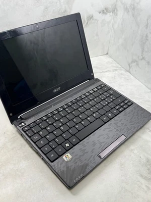 Acer Aspire One 10-11" Netbook Intel Atom Si accende - Immagine 1 di 4