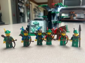 Lego 6066 Camouflaged Outpost 100% complete with 6 mini figs & original manual