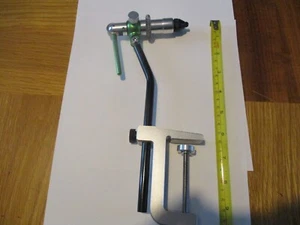 Tornillo para atar moscas se adapta a la abrazadera de mesa - Imagen 1 de 1
