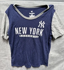 New York Yankees Baseball Women’s Fanatics Scoop Neck Graphic T Shirt Size M NYY - Picture 1 of 7