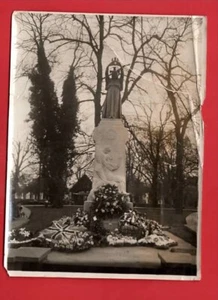 WIRRAL. EASTHAM. WAR MEMORIAL WITH WREATHS. ORIGINAL PHOTOGRAPH - Picture 1 of 1
