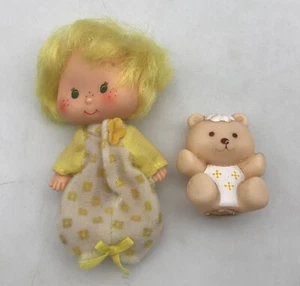 Muñeca de colección BUTTER COOKIE Strawberry Shortcake con figura de oso de gelatina - Imagen 1 de 6