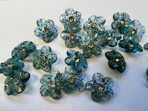 18MM VINTAGE AUSTRIAN PLEXI BLUE TINSEL FLOWER WITH RHINESTONE BUTTONS (24 PCS) Cover