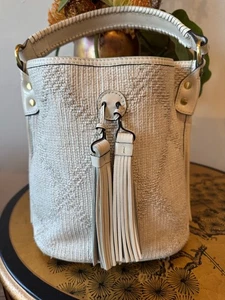 Patricia Nash Otavia Handtasche Winter weiß gewebt Quaste Innentaschen Bucket Bag - Bild 1 von 6