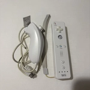 Nintendo Wii Remote Controller Nunchuck Bundle White Genuine Offical - Picture 1 of 7