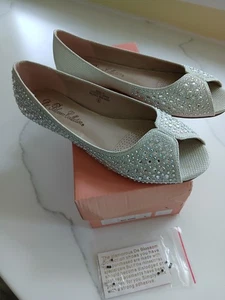De Blossom Collection Peep Toe Flats – White Sparkle BABA-29 Size 8 NWT - Picture 1 of 11