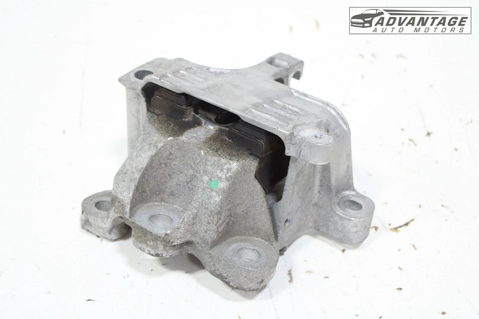 2019-2022 VOLVO XC40 2.0L ENGINE MOTOR LEFT SIDE MOUNT SUPPORT BRACKET OEM - Image 1 of 4