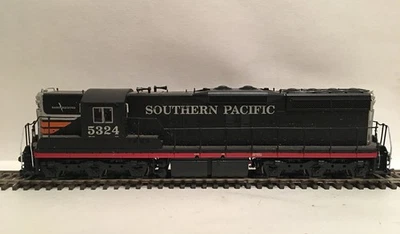 HO Proto 2000 Southern Pacific SD7 Powered Diesel Locomotive SP #5324 - Image 1 of 4