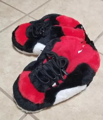 Zapatillas deportivas de felpa rojas, blancas y negras (W 7/8, M 5/6) Foto 1 de 3