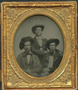 incredibile ambrotipo di tre ruffiani fumatori di sigari / grandi cappelli non dagherrotipo - Foto 1 di 2