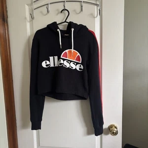 π₯ Ellesse Cropped Hoodie β Sporty, Comfy & Cute! π€ - Picture 1 of 4