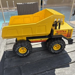Camión de volteo Tonka turbo-diesel XMB-975 de colección acero amarillo años 80 EE. UU. - Imagen 1 de 15