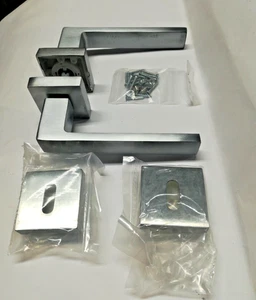 MANIGLIA QUADRO 8 VI.TEL CROMO SATINATA IN ALLUMINIO SERIE CAPRI CON ROSETTA - Foto 1 di 10