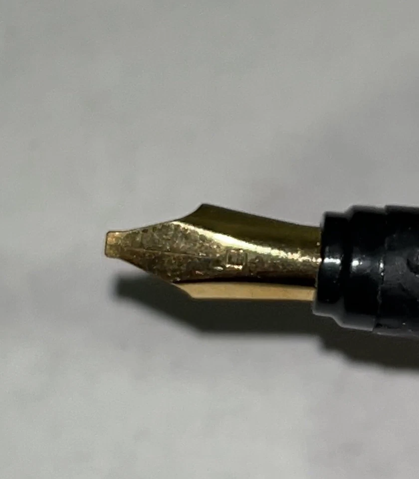 Pluma de caligrafía Staedtler vintage dorada, plumín en caja... Foto 1 de 4