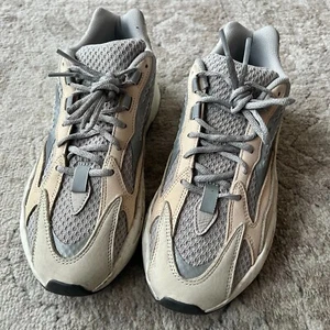 Yeezy YZY Boost 700 V2 Cream Men's Size 12 - Picture 1 of 7
