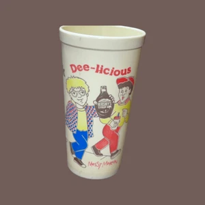 Taza de plástico duro vintage Messy Marvin Hershey 1985 - Imagen 1 de 6