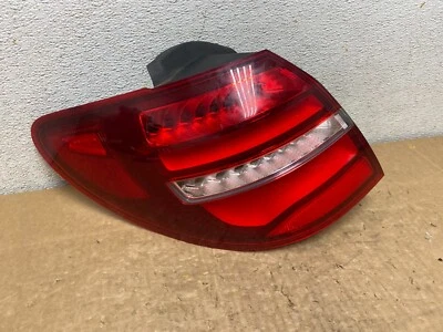 Luz trasera izquierda conductor Mercedes-Benz W246 Clase B 2012-2015 OEM O5893 DG Foto 1 de 4