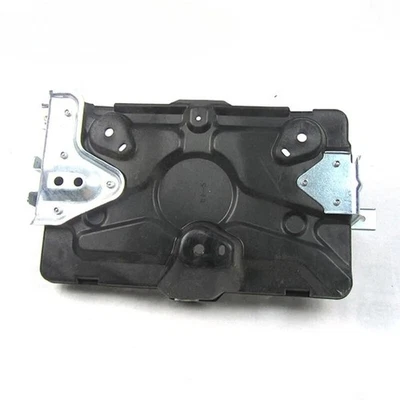 MR440935 Genuine Battery Tray Fit Mitsubishi Montero Pajero 2001-2006 - Imagem 1 de 3