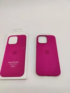 Genuine Apple MYYN3ZM/A iPhone 16 Pro Silicone Case with MagSafe – FUCHSIA - Picture 1 of 7