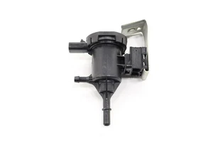 Mercedes Gla250 X156 2015-2020 válvula de purga de bote de vapor de combustible OEM A0014760532 - Imagen 1 de 8
