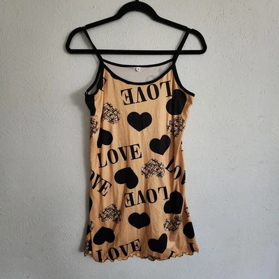 Vestido sin mangas estampado Love para mujer pequeño beige negro corazón correa de espagueti camisón Y2k Foto 1 de 4