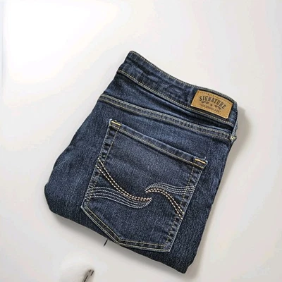 Levi's Signature Jeans Women's Size 16m Blue Dark Wash Modern Bootcut 29" Inseam - Image 1 of 4