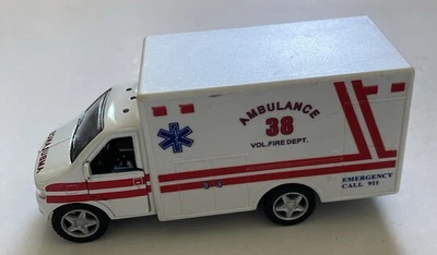 Игрушечная модель скорой помощи KinsFun Rescue Team, действие отката. - Изображение 1 из 4