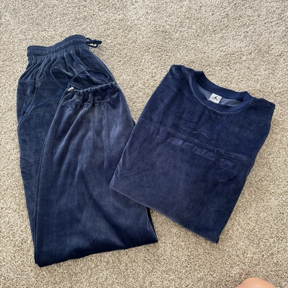 Conjunto de chándal vintage Jordan con logotipo de terciopelo manga corta y pantalones azul marino talla XXL Foto 1 de 4
