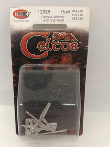 Celtos Gael blister 12328: Guerriera femmina con supporto in miniatura  - Foto 1 di 2