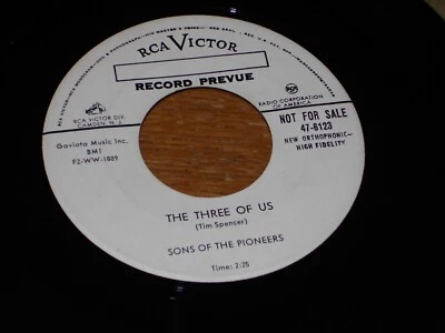 45RPM.  SONS OF PIONEERS.  THE THREE OF US /  TENNESSEE ROCK & ROLL.  VG++. Foto 1 de 2