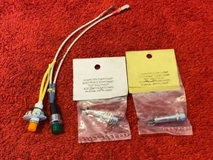 LOTE DE 4 LUCES DE PANEL DE INSTRUMENTOS DE AVIÓN VARIADAS - Imagen 1 de 7