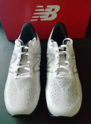 Men's New Balance Fresh Foam X880 V12 Size 12, Medium Width (D), Women's 13.5. - Image 1 of 4