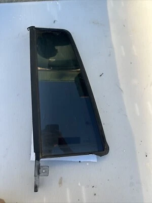 Rear Vent Glass Jeep Grand Cherokee Driver Door WJ OEM 1999 2000 2001 2002 03 04 Foto 1 de 4