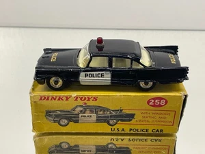 DINKY TOYS 258 DESOTO FIREFLITE USA POLICE CAR -BLACK 1:43- GOOD IN BOX - 81 - Picture 1 of 9