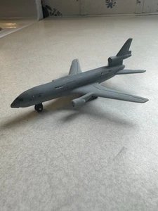 MATCHBOX SB13 DC10 United Alliance AirPlane Figure 2000 Plane Mbaf, Gray - Picture 1 of 13