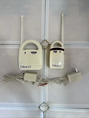 Graco Ultraclear 2-канальный монитор с 2 оригинальными адаптерами от оригинального производителя - Изображение 1 из 4