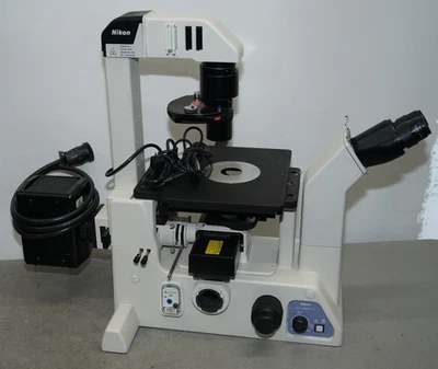 ^ Microscopio de contraste de fase invertida Nikon Eclipse TE200 #X5983 Foto 1 de 4