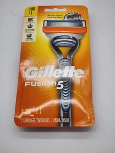 Gillette Fusion5 rasoio uomo, manico e 2 lame ricariche SPEDIZIONE GRATUITA NUOVO CON SCATOLA - Foto 1 di 5