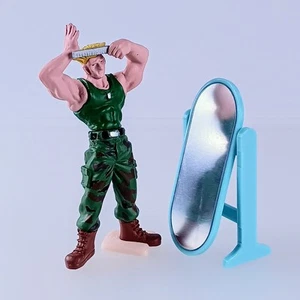 Figura con espejo Guile Street Fighter “¿Mirando al espejo?” – De Japón - Imagen 1 de 8